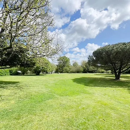 Superbe A 2 Pas De La ! *