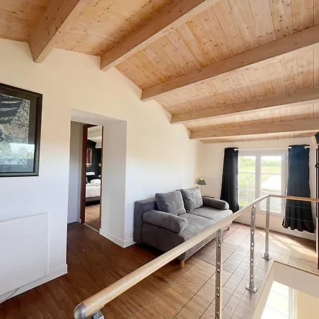 Superbe A 2 Pas De La ! *