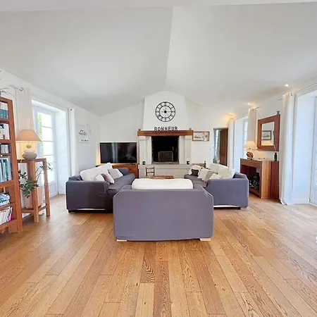 Superbe à 2 Pas De La ! *