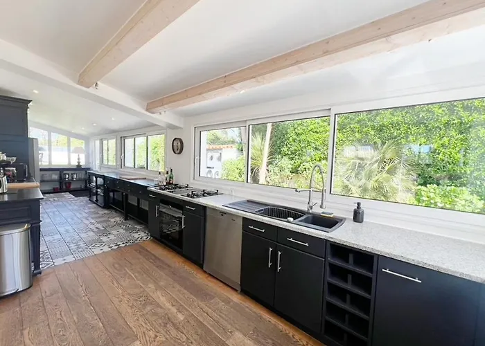 Superbe à 2 Pas De La ! Casa de Férias *